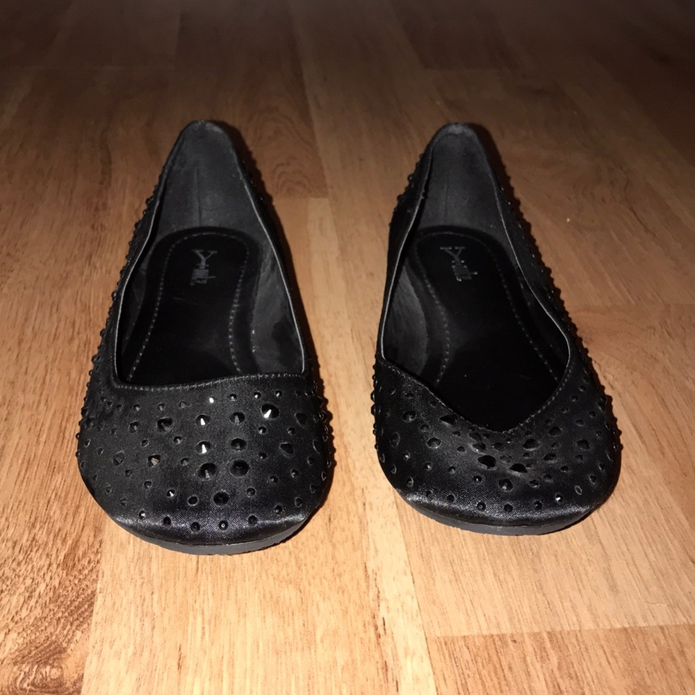 Black flats 9